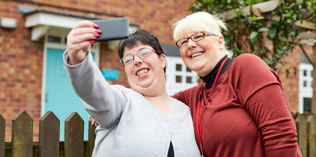 Hull Customers Taking A Selfie